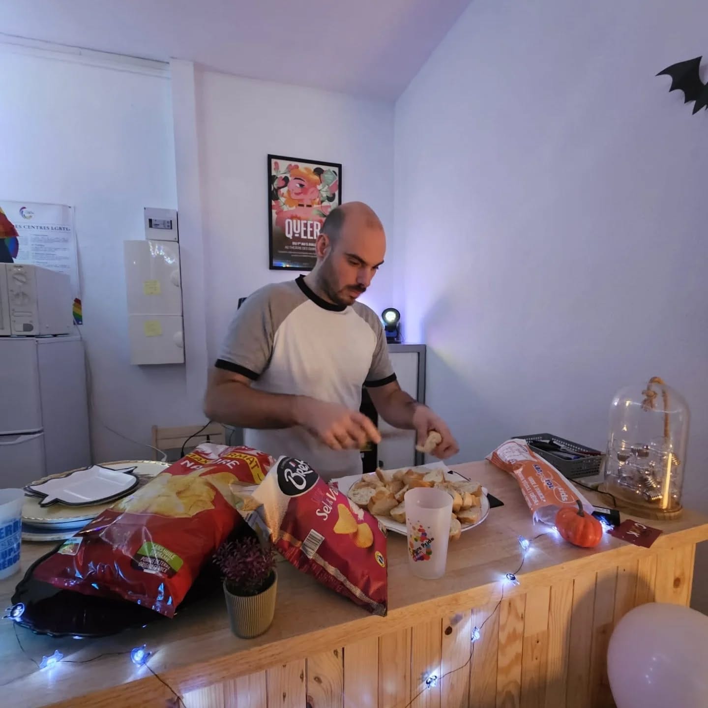 Notre local s&rsquo;est transformé en lieu de rencontre des monstres, fantà´mes, sorcières et compagnie!